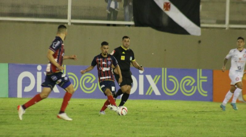Bahia perde para o lanterna da Série B e se afasta ainda mais da ...